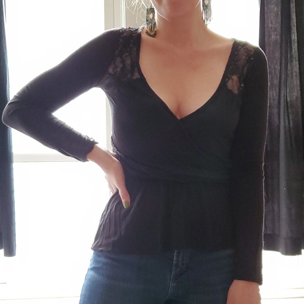 Open-back Long Sleeve Peplum Top with lace